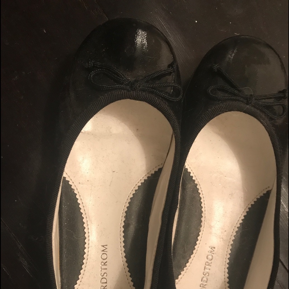 Wonderful black shoes good for any concert